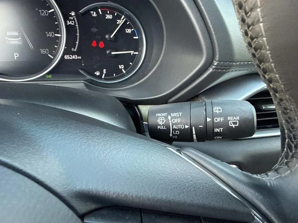 Used 2019 Silver Mazda Signature image 38