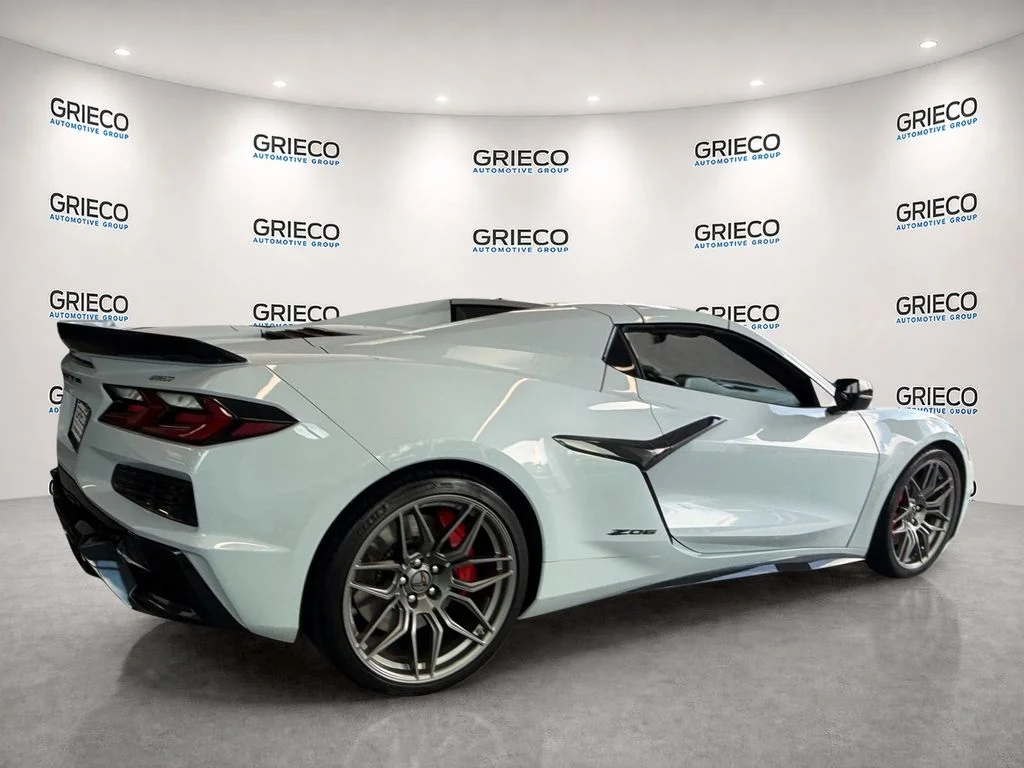 Used 2024 White Chevrolet Z06 image 7