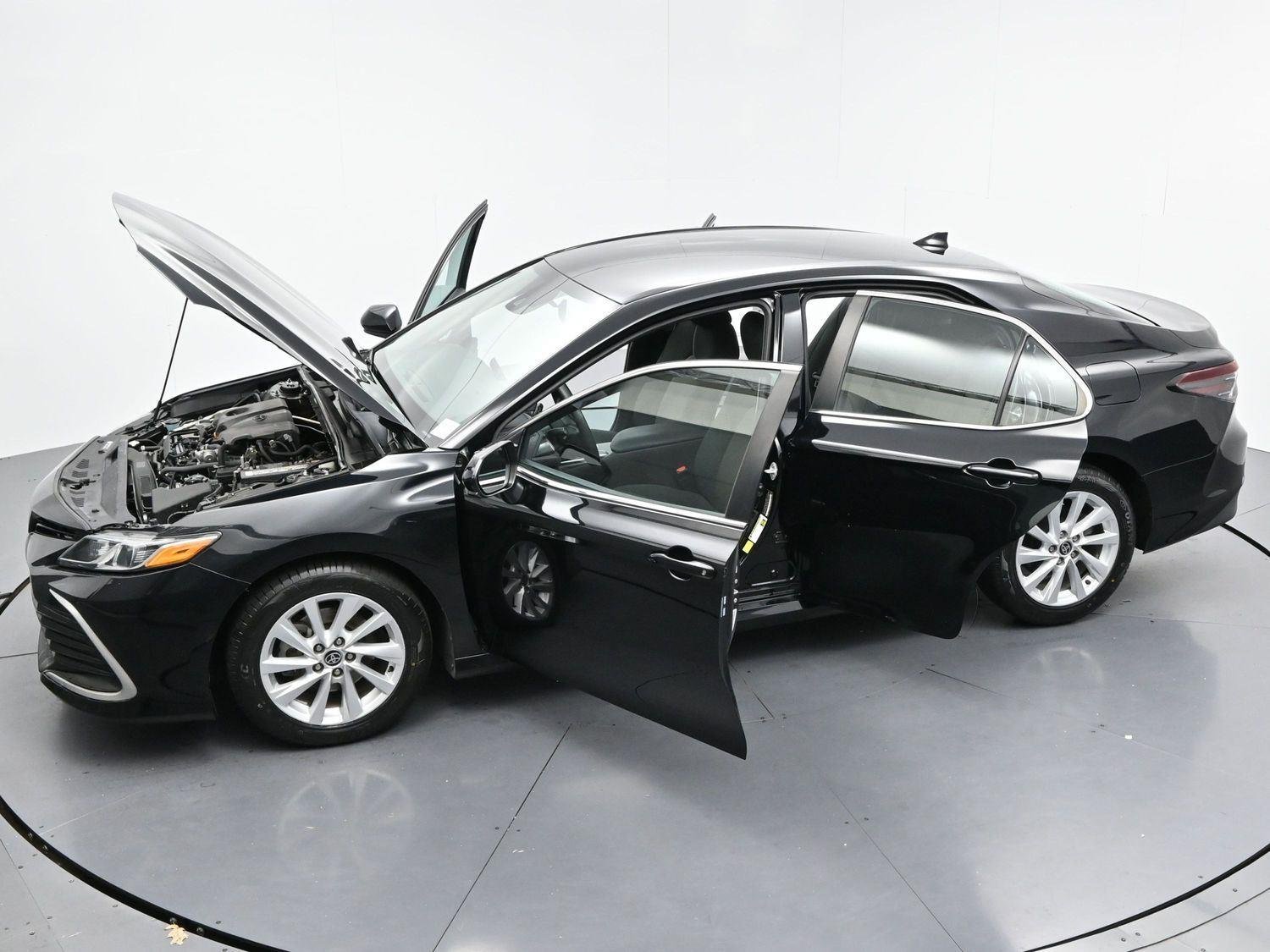 Used 2022 Midnight Black Metallic Toyota LE image 37