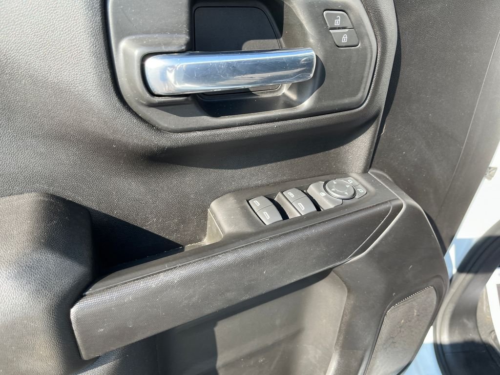 Used 2025 White Chevrolet Custom image 11