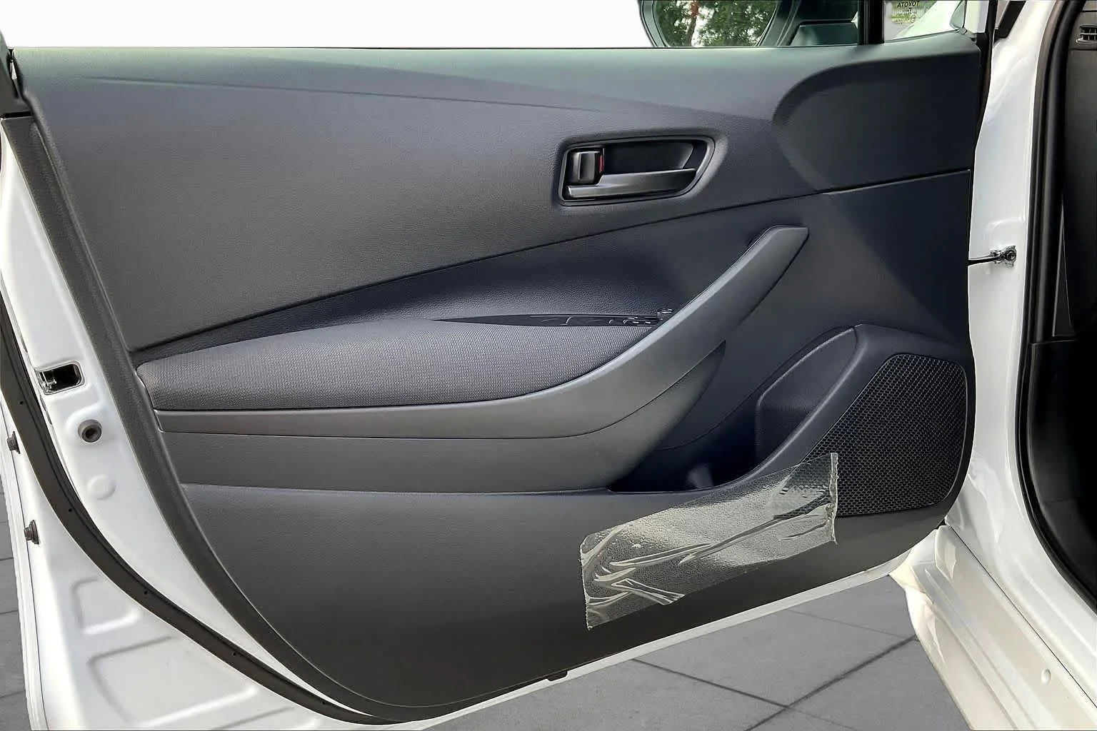 New 2027 Wind Chill Pearl Toyota LE image 10