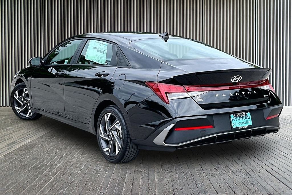 Certified Used 2025 Black Hyundai SEL Sport image 3