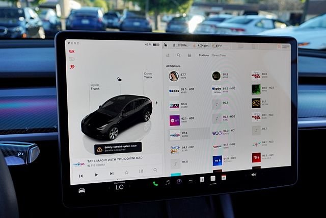 Used 2023  Tesla Long Range image 28