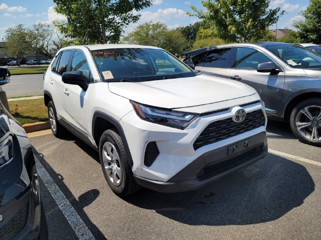 Used 2025 White Toyota LE image 4