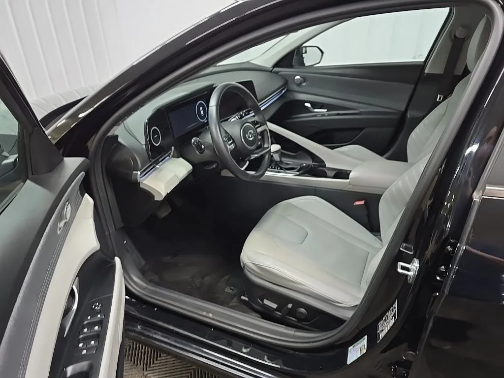 Used 2023 Black Hyundai Limited image 25