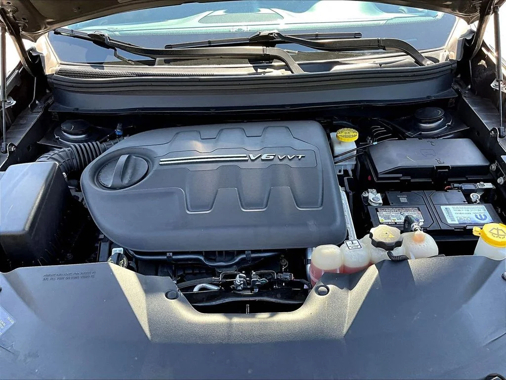 Used 2019 Gray Jeep Limited image 34