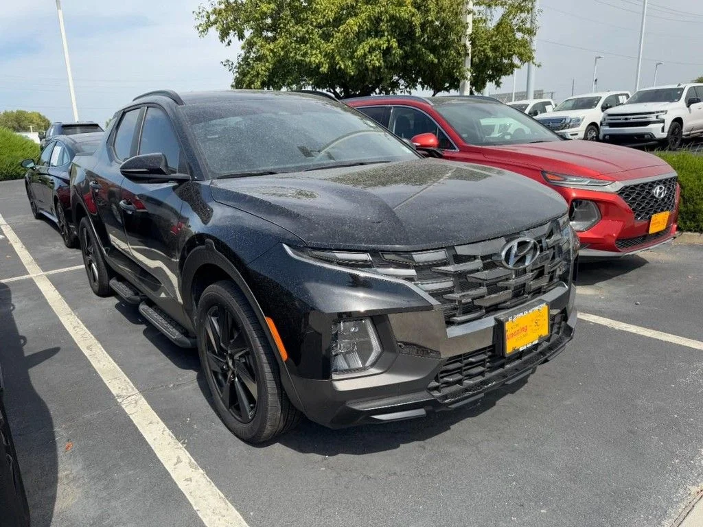 Used 2024 Black Hyundai NIGHT image 4