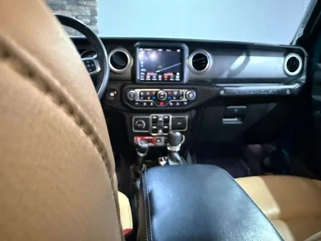Used 2019 Bikini Pearlcoat Jeep Unlimited Rubicon image 26