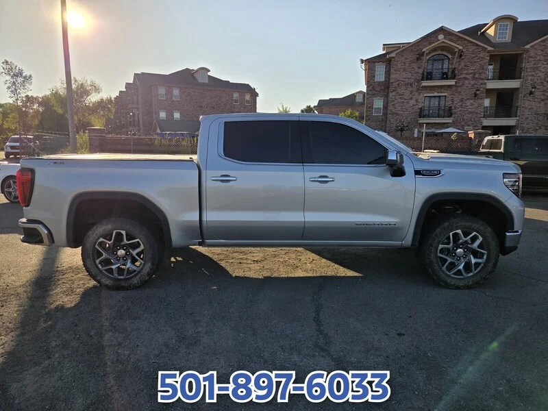 Used 2022 Quicksilver Metallic GMC SLT image 3