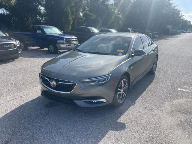 2018 Buick Regal Essence FWD's photo