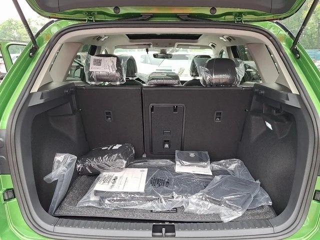New 2026 Green Volkswagen 1.5T SE Black image 17