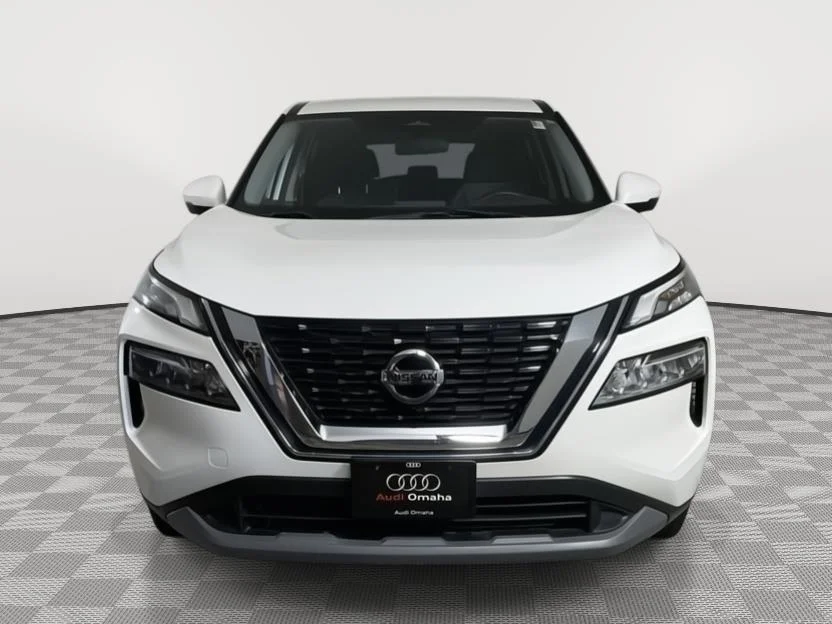 Used 2021 Caspian Blue Metallic Nissan SV image 2