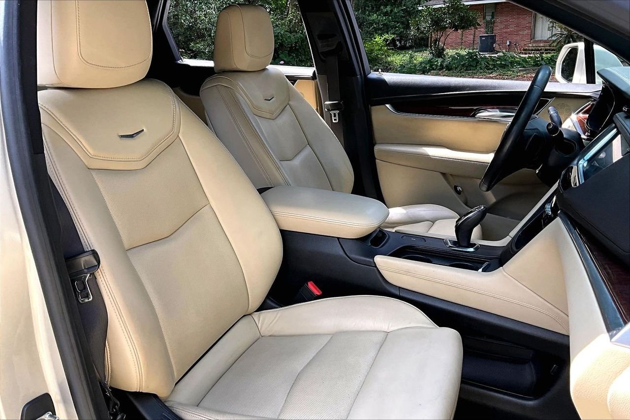 Used 2017 Silver Cadillac Luxury image 29