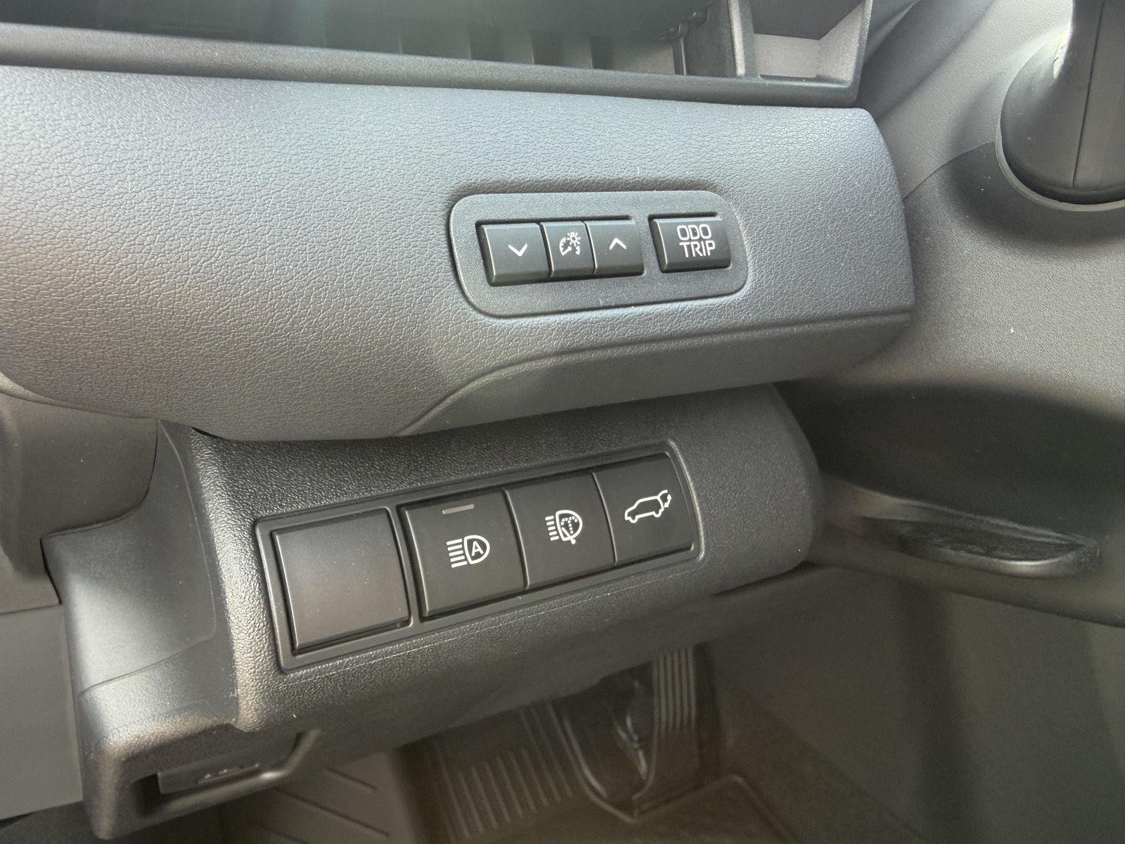 2026 Toyota bZ XLE - Photo 27