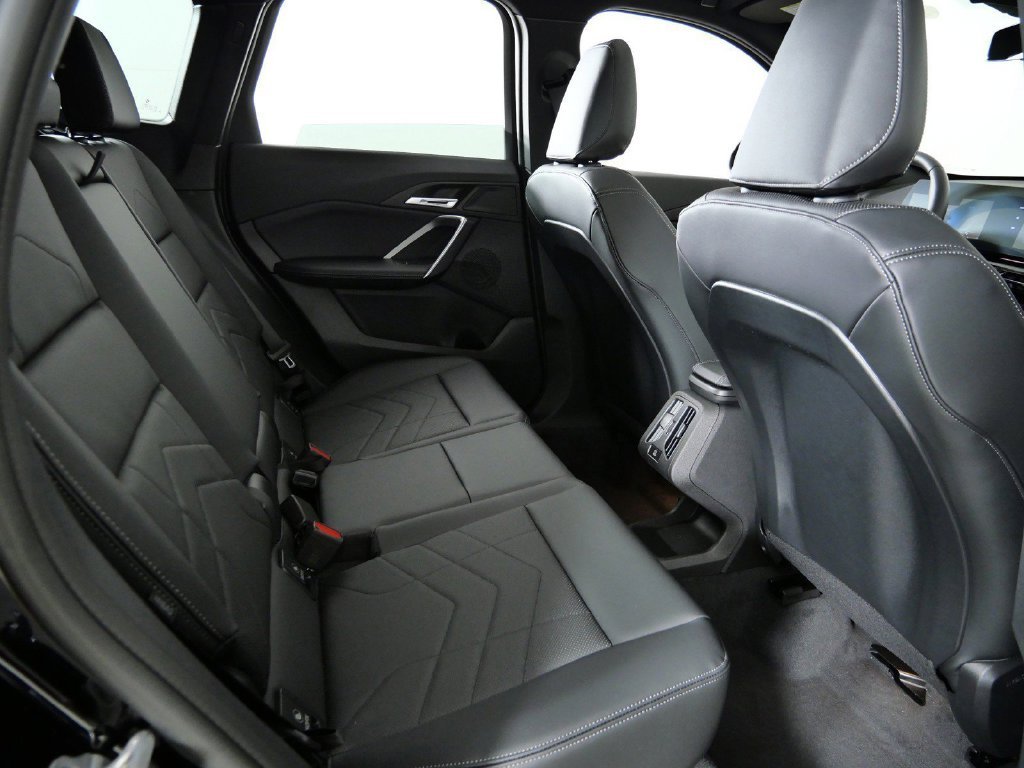 Used 2026 Jet Black BMW xDrive28i image 25