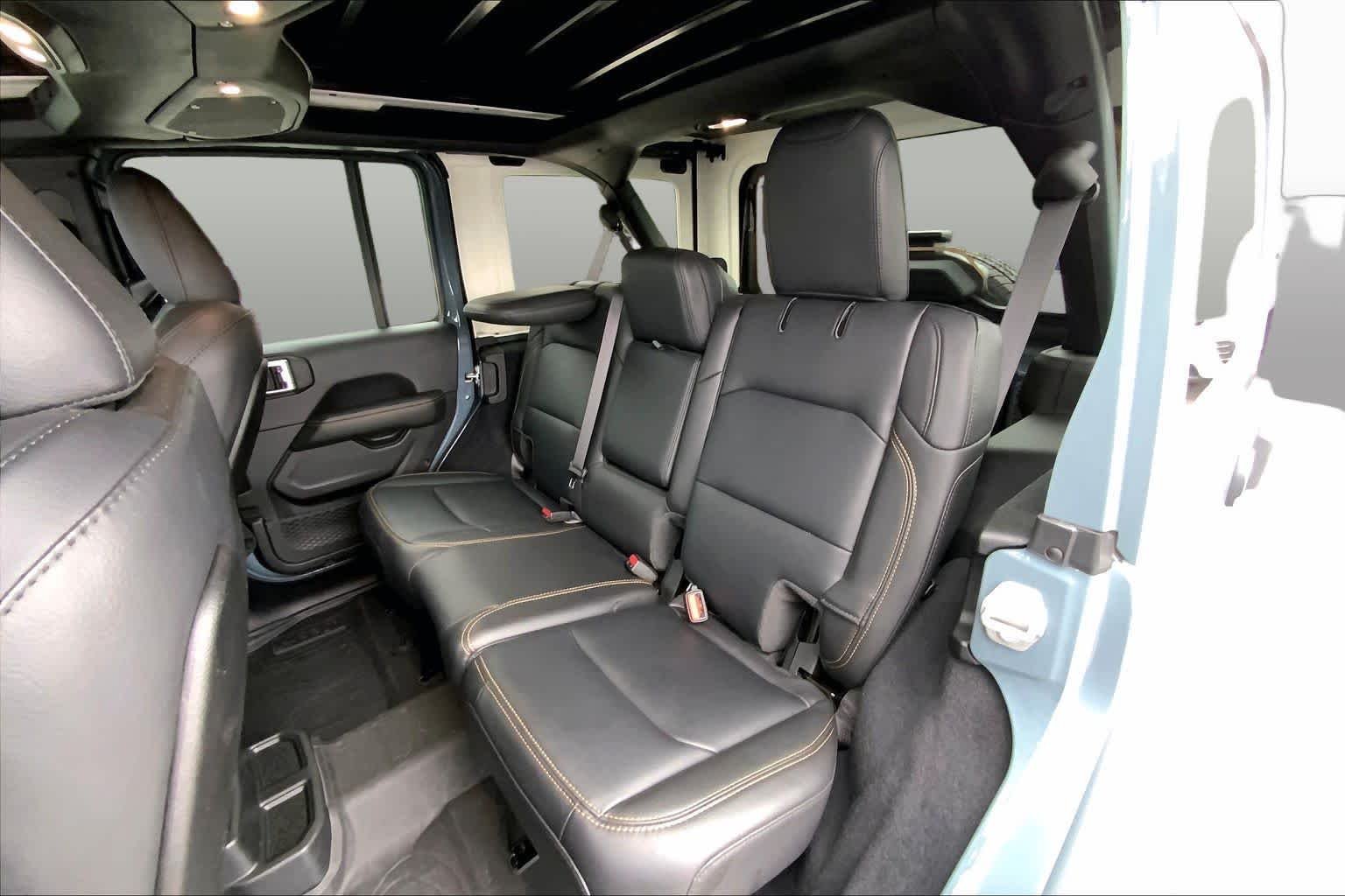 Used 2024 Anvil Clear Coat Jeep Sahara image 20