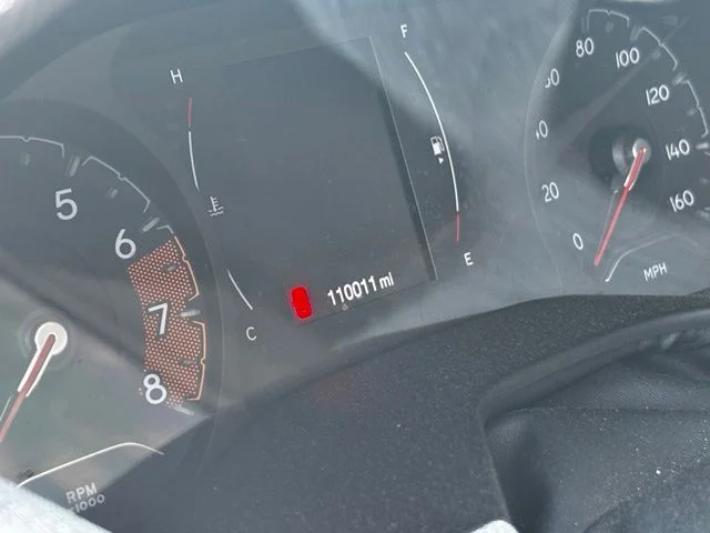 Used 2022 Silver Jeep Latitude image 7
