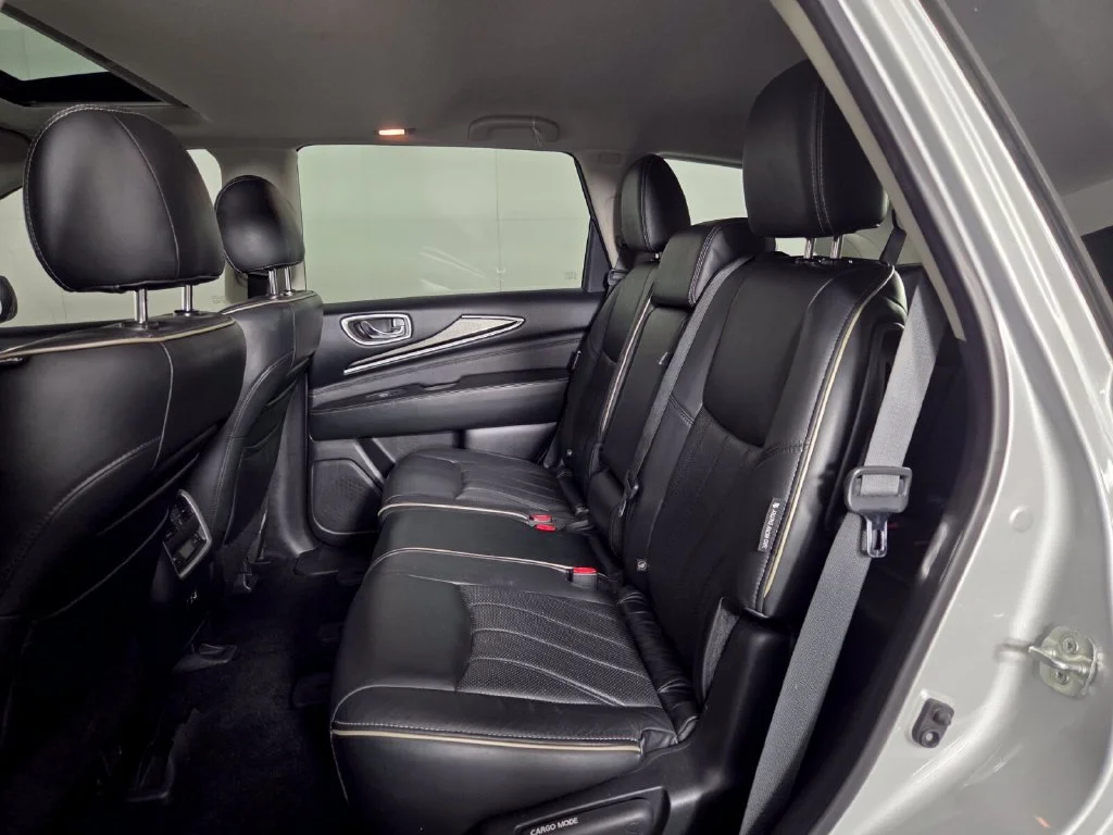 Used 2019 Liquid Platinum INFINITI LUXE image 23