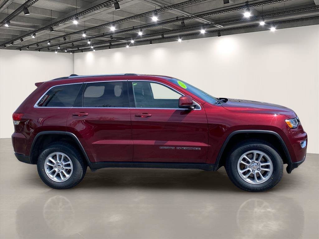 Used 2020 Velvet Red Pearlcoat Jeep Laredo E image 8