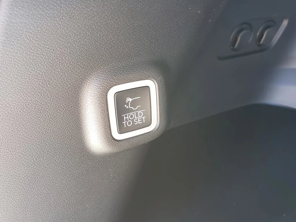 New 2026 Red Hot Pearlcoat Jeep Limited image 11