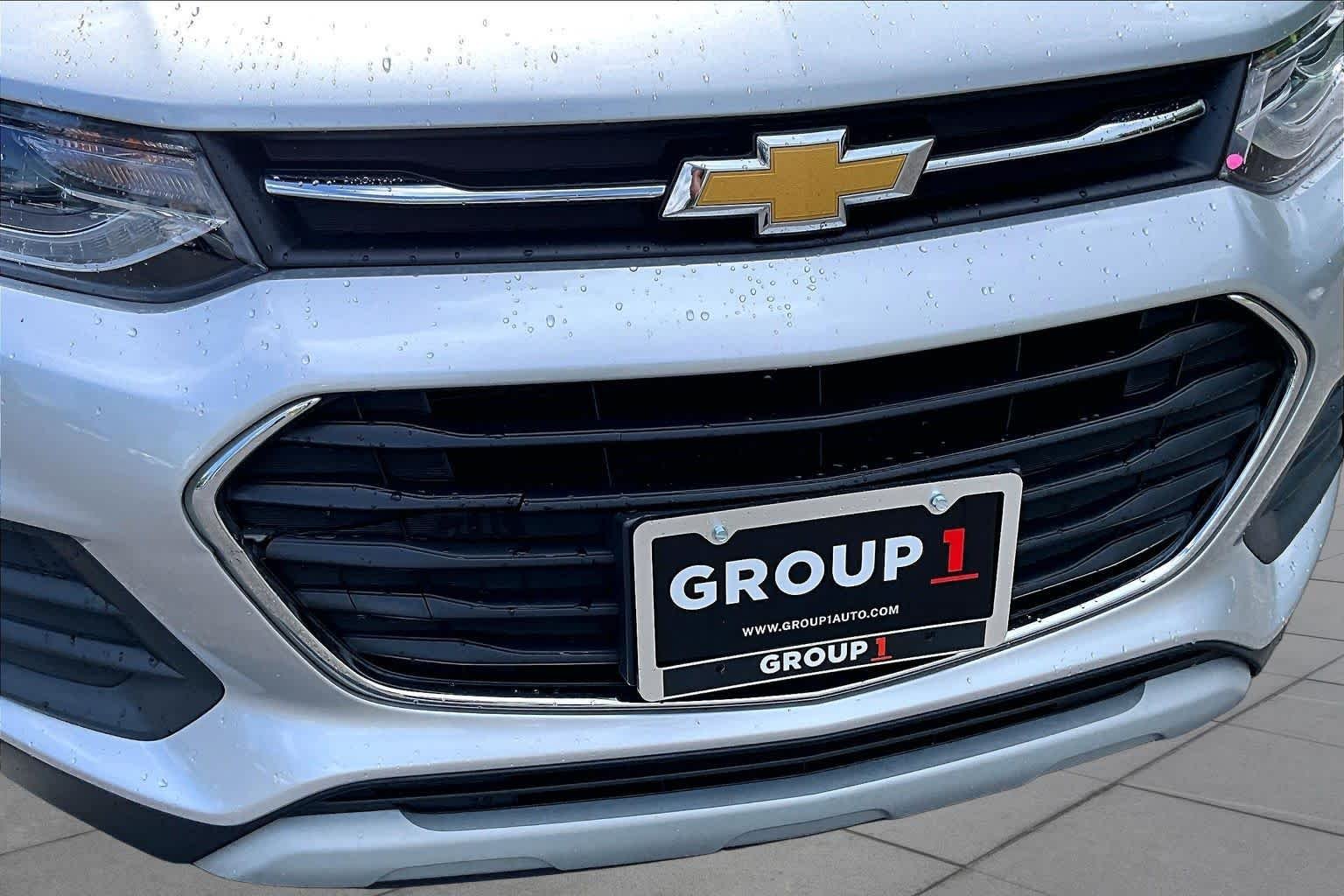 Used 2020 Silver Ice Metallic Chevrolet LT image 29