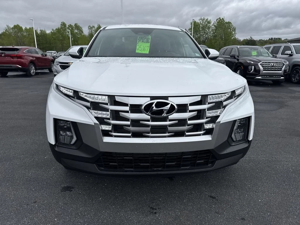 Used 2024 White Hyundai SE image 3