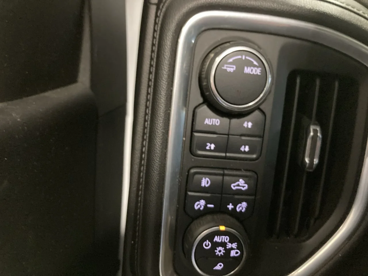 Used 2021 Summit White Chevrolet LTZ image 18