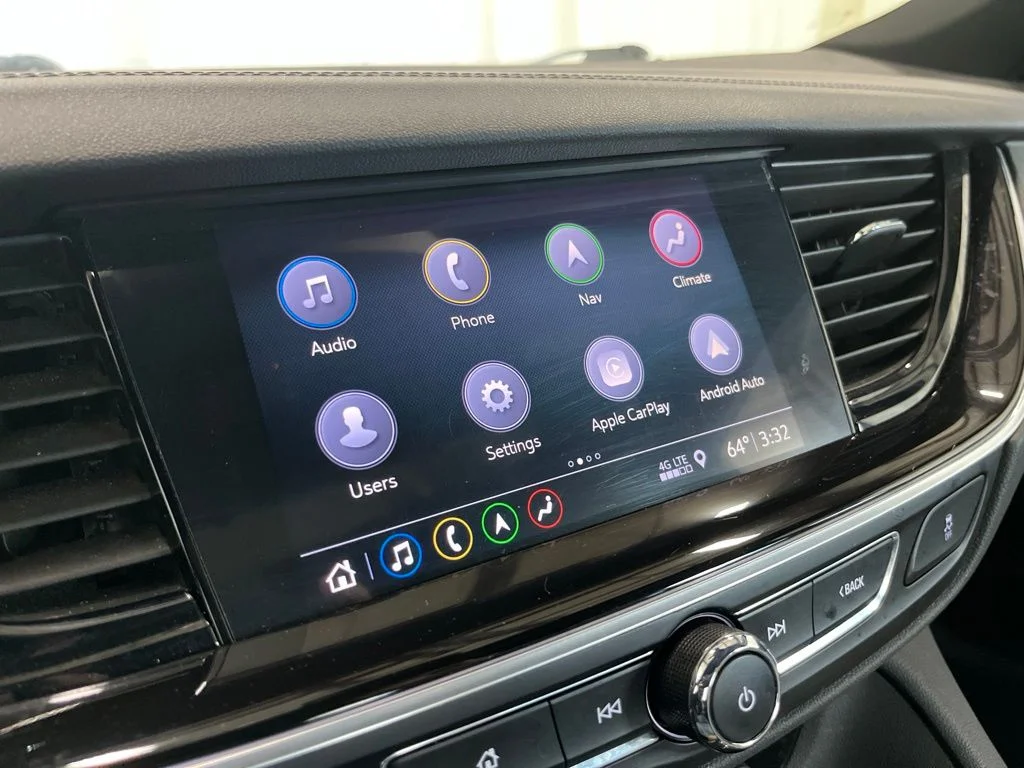 Used 2019 White Buick Avenir image 12