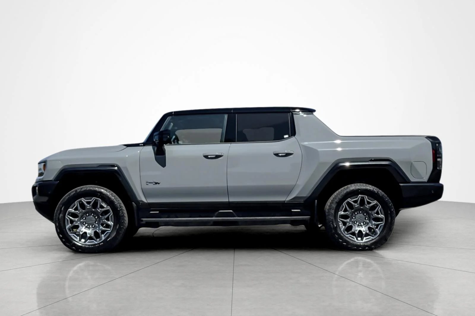 Used 2026 METEORITE METALLIC GMC 3X image 2