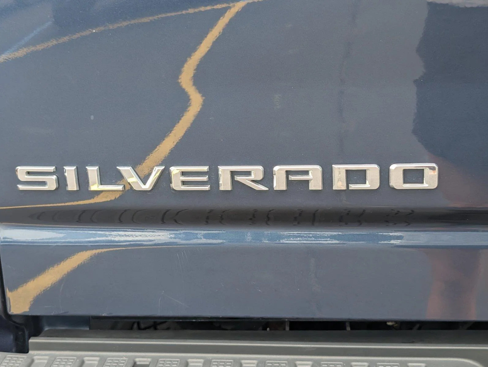 Used 2022 NORTHSKY BLUE METALLIC Chevrolet High Country image 6