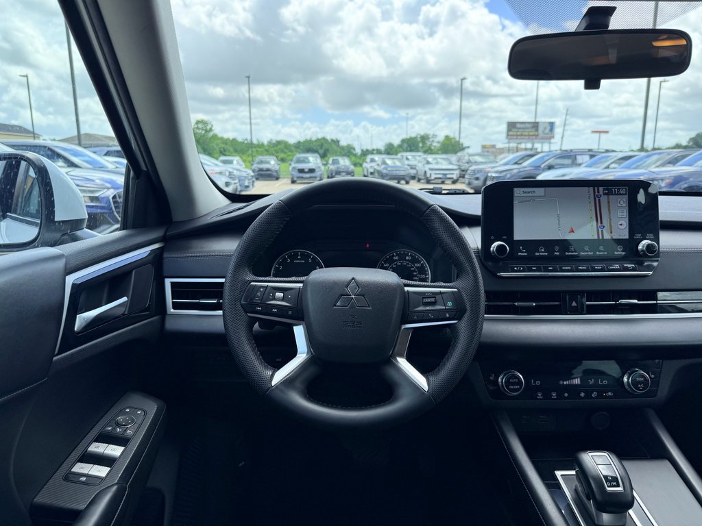 Used 2023  Mitsubishi SE Special Edition image 20
