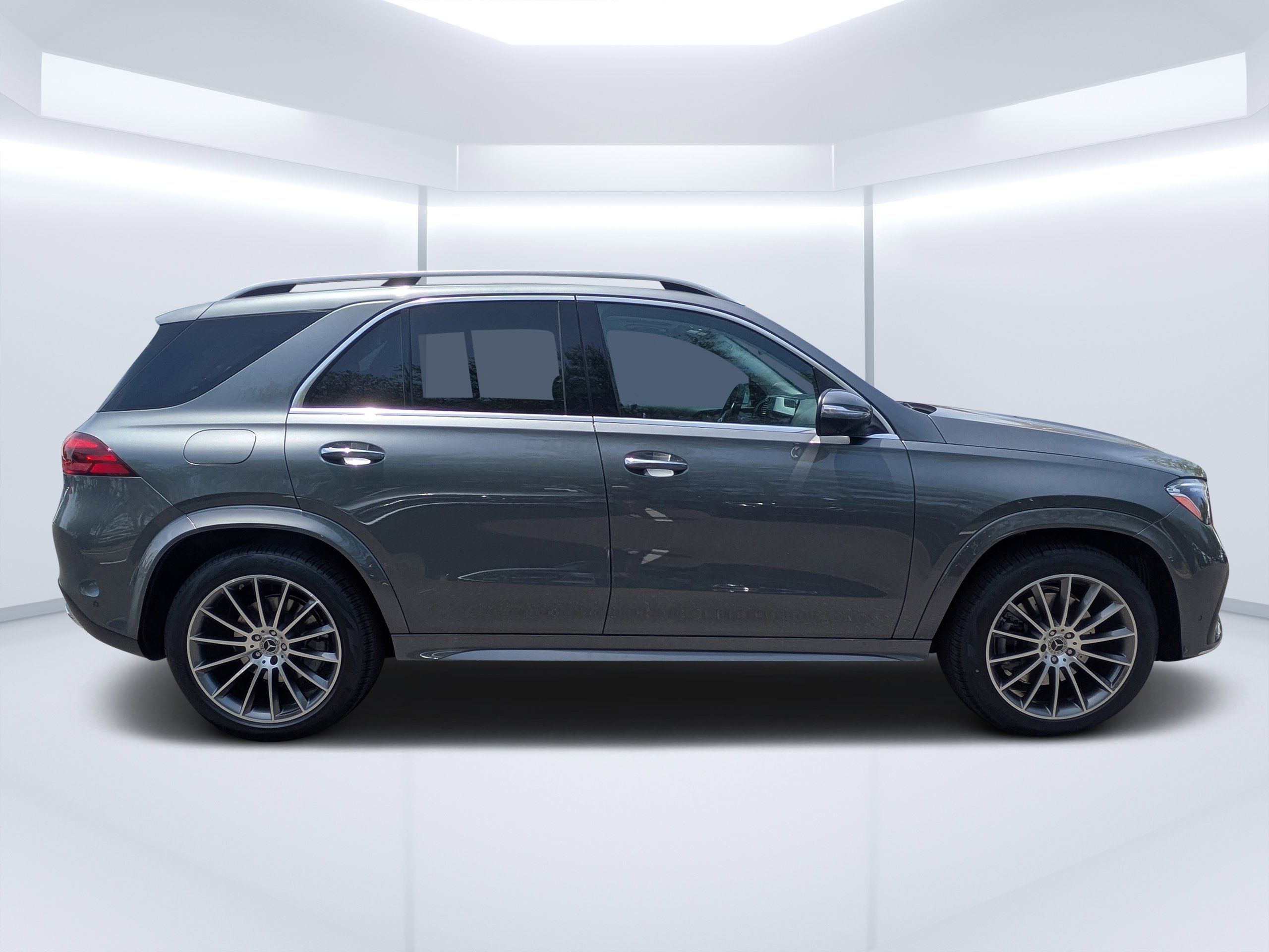 New 2026 Selenite Grey Metallic Mercedes-Benz GLE 350 image 2
