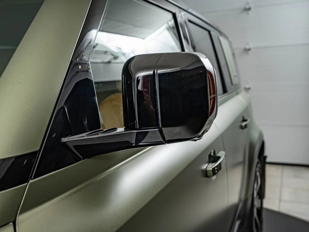 Used 2023 Pangea Green Metallic Land Rover S image 9