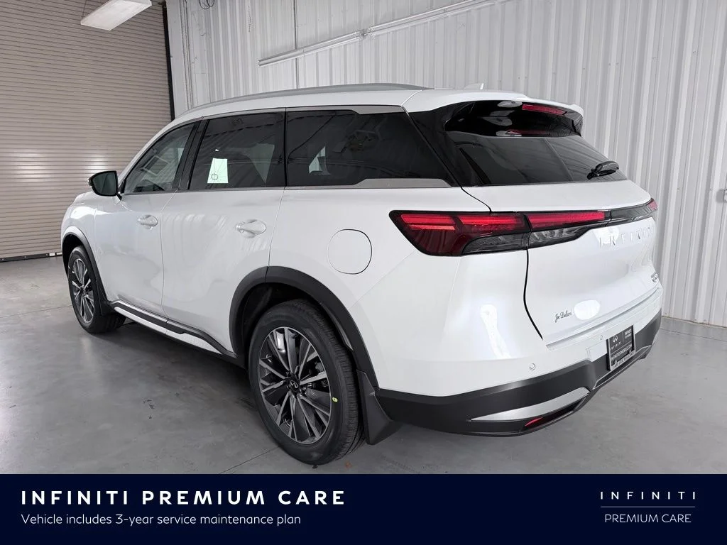 New 2026 RADIANT WHITE INFINITI Luxe FWD image 7