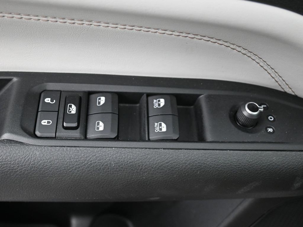 Used 2023 Bright White Clearcoat Jeep Limited image 19