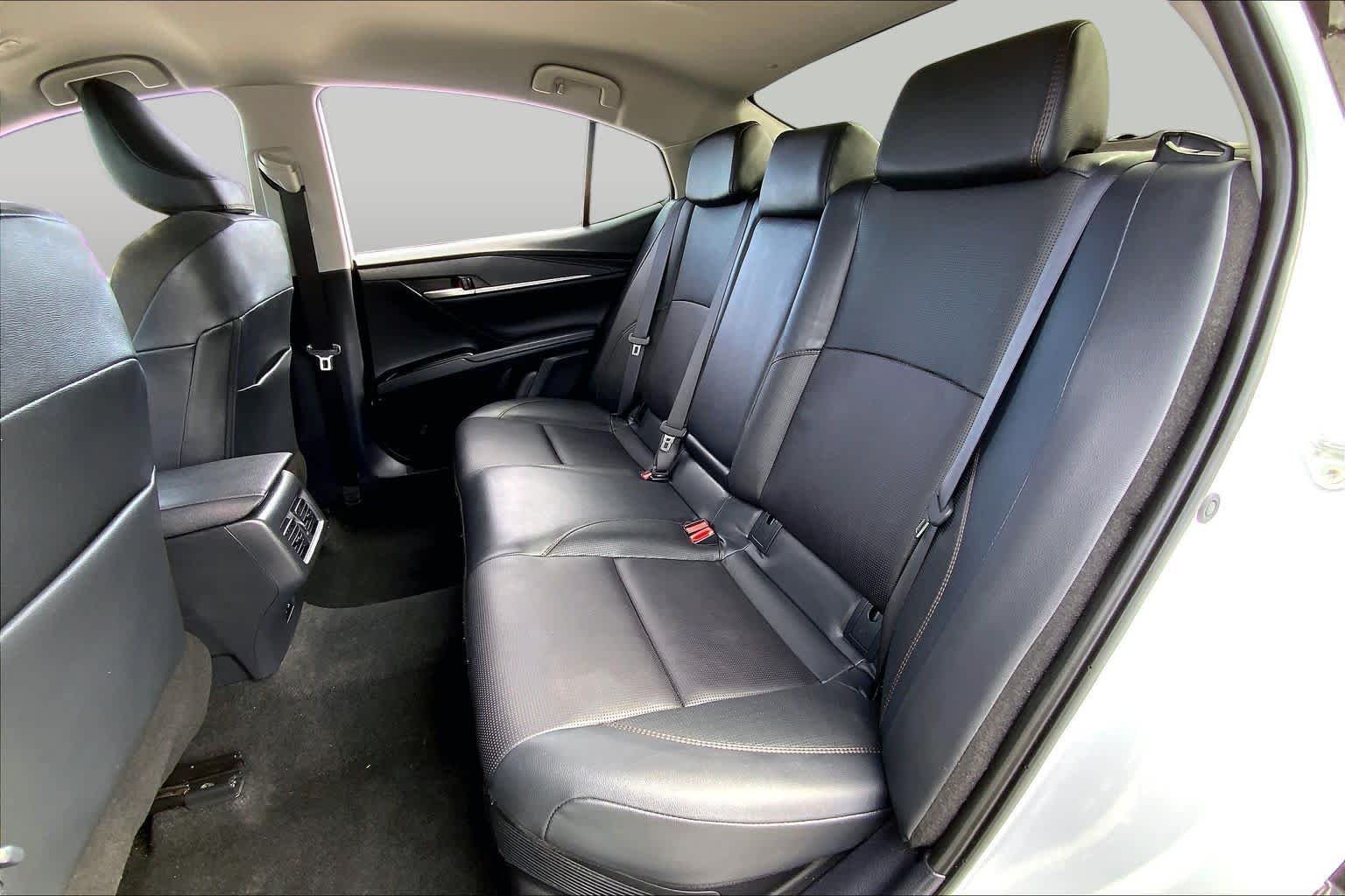Used 2025 Wind Chill Pearl Toyota XLE image 20