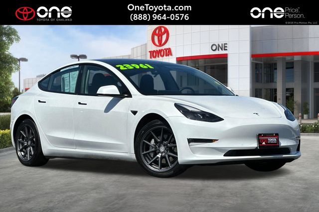 2021 Tesla Model 3 Standard Range Plus's photo