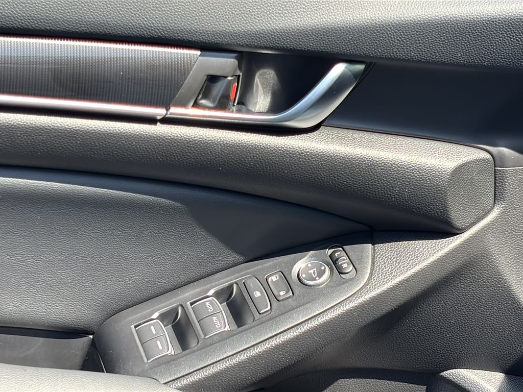2022 Honda Accord Hybrid Sport - Photo 16