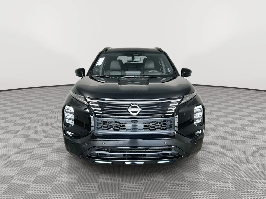 New 2026 Black Nissan Platinum image 3