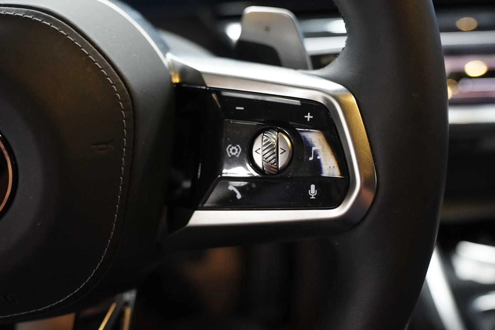 Certified Used 2025 Brooklyn Grey Metallic BMW 740i image 20
