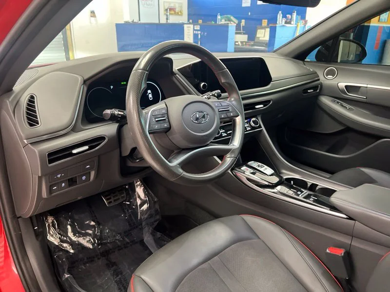 Used 2021 Red Hyundai SEL Plus image 19