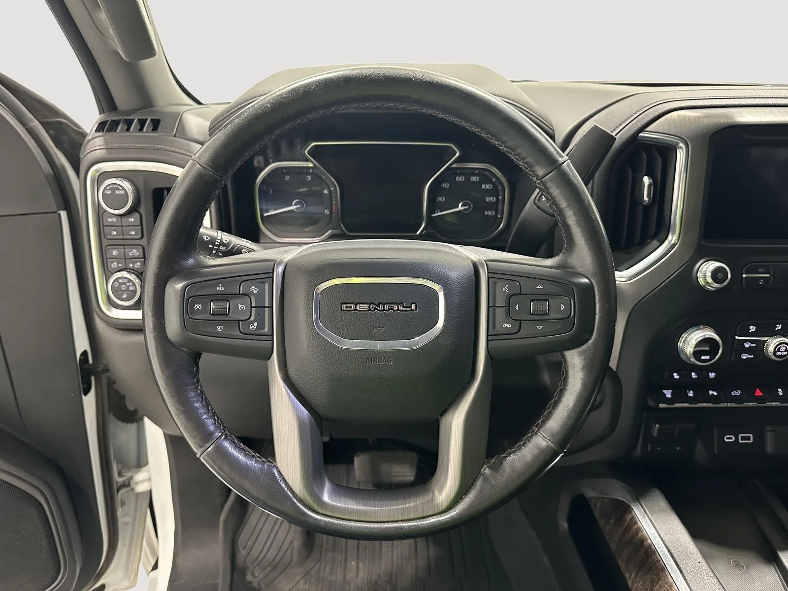 Used 2022 SUMMIT WHITE GMC Denali image 9