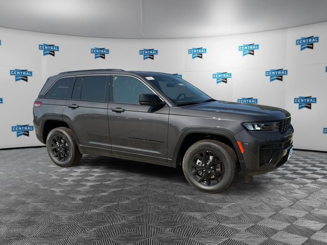 New 2026 Baltic Gray Metallic Clear-Coat Exterior Paint Jeep Altitude image 7