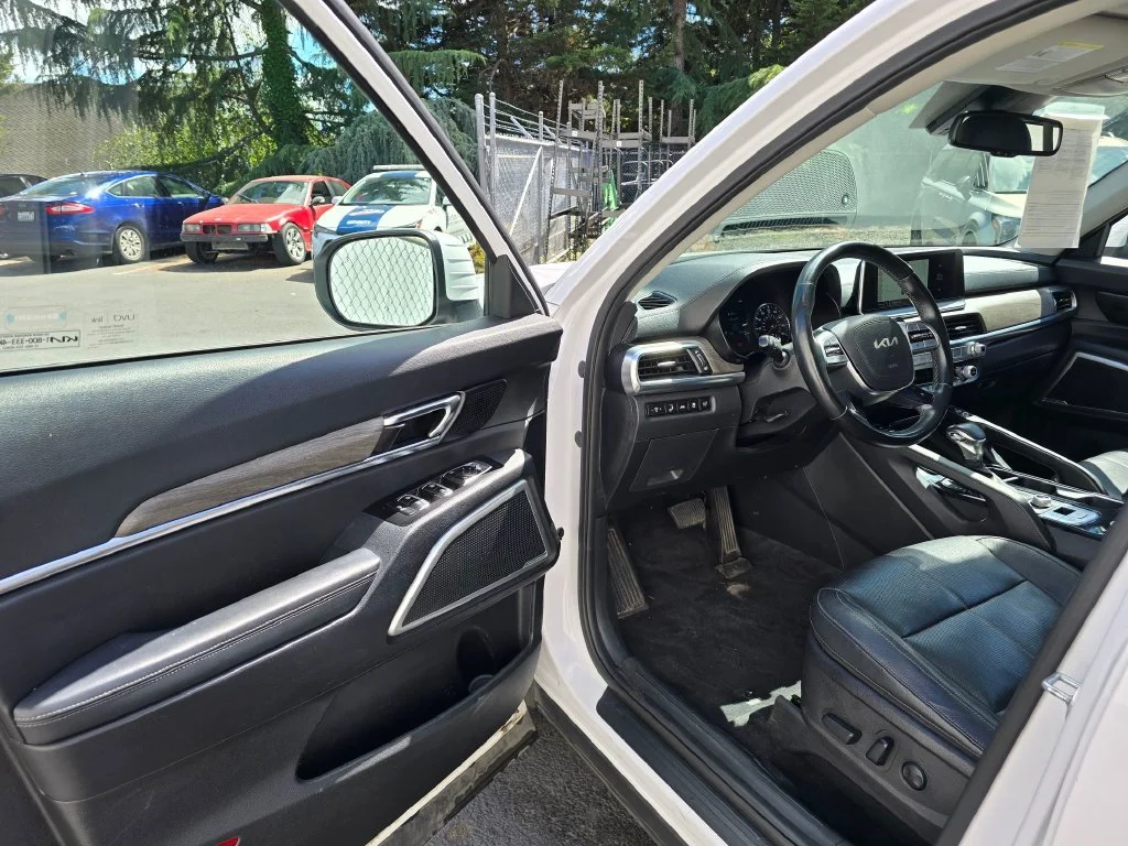 Used 2022 Glacial White Pearl Kia EX image 6