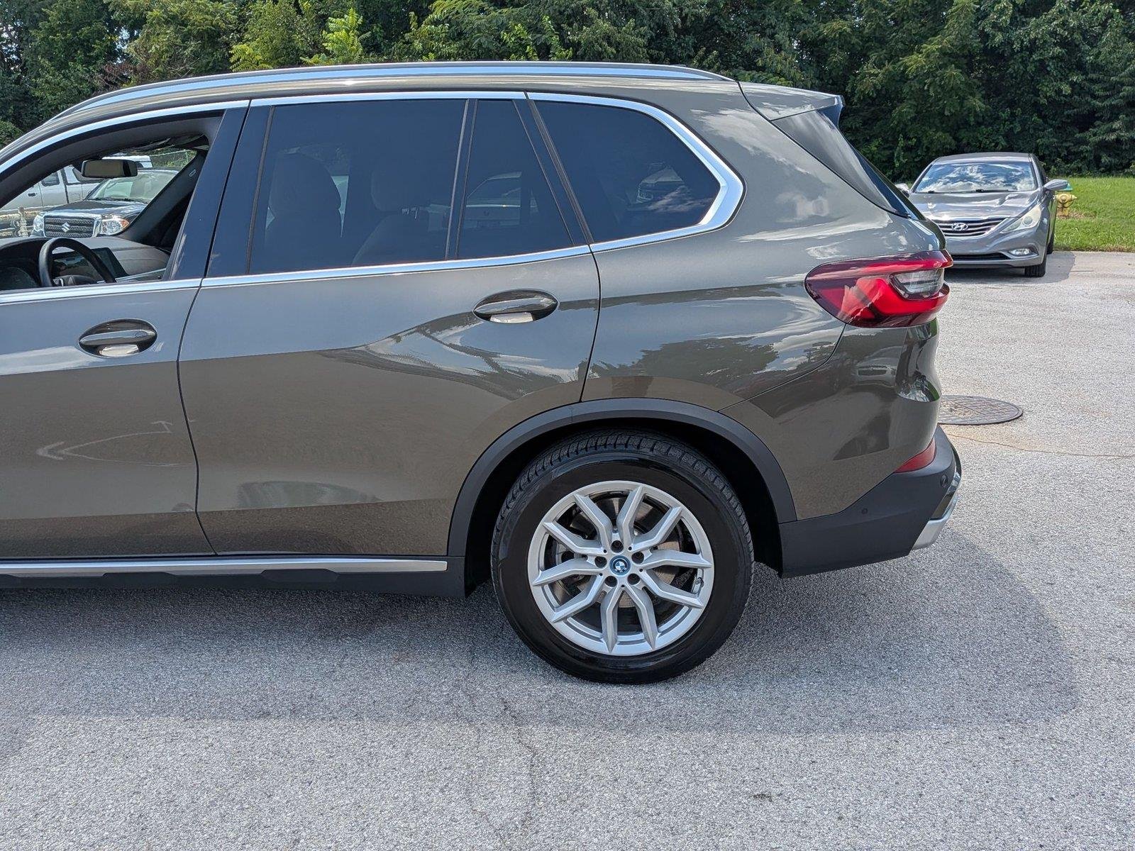 Used 2022 Manhattan Green Metallic BMW xDrive45e image 11