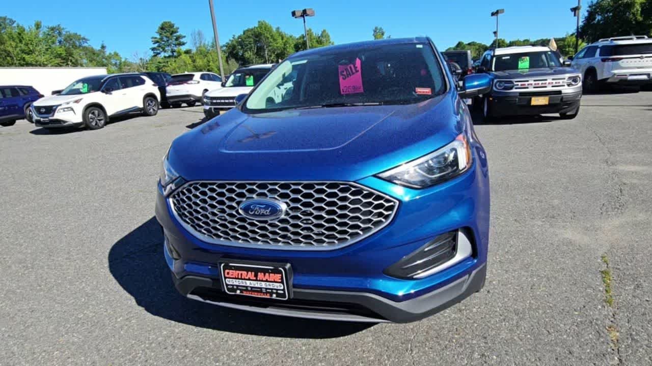 Used 2024 Atlas Blue Metallic Ford SEL image 3