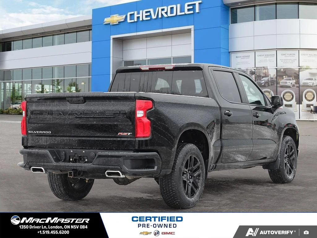 Used 2022  Chevrolet RST image 6