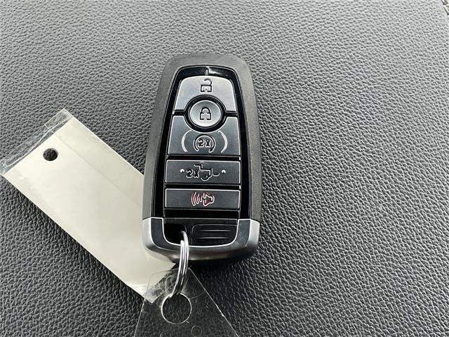 Used 2023 Hot Pepper Red Tinted Clearcoat Ford XLT image 56