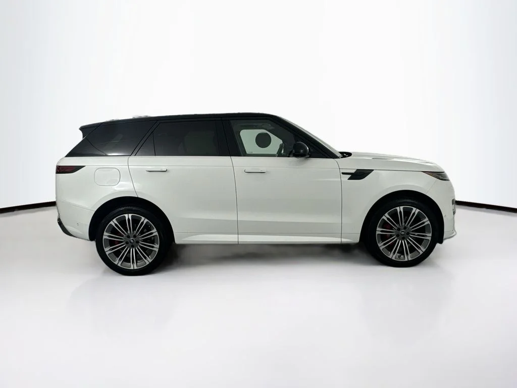 Certified Used 2024 White Land Rover Dynamic SE image 4