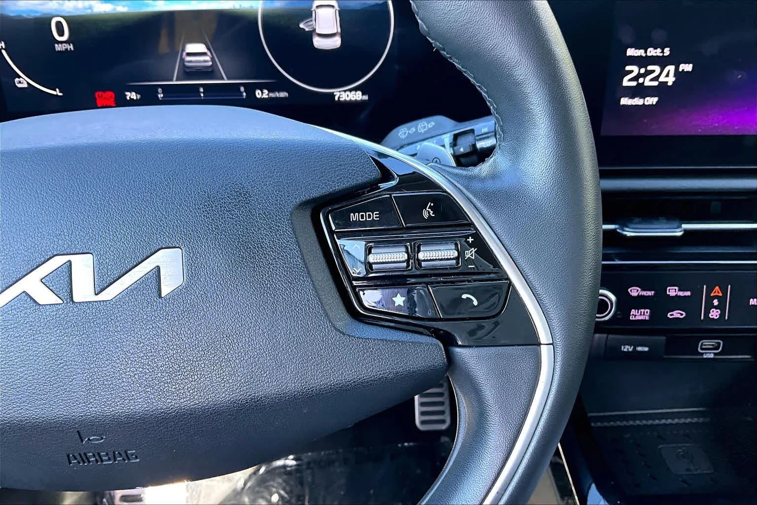 Used 2024 Graphite Gray Kia Wave image 24